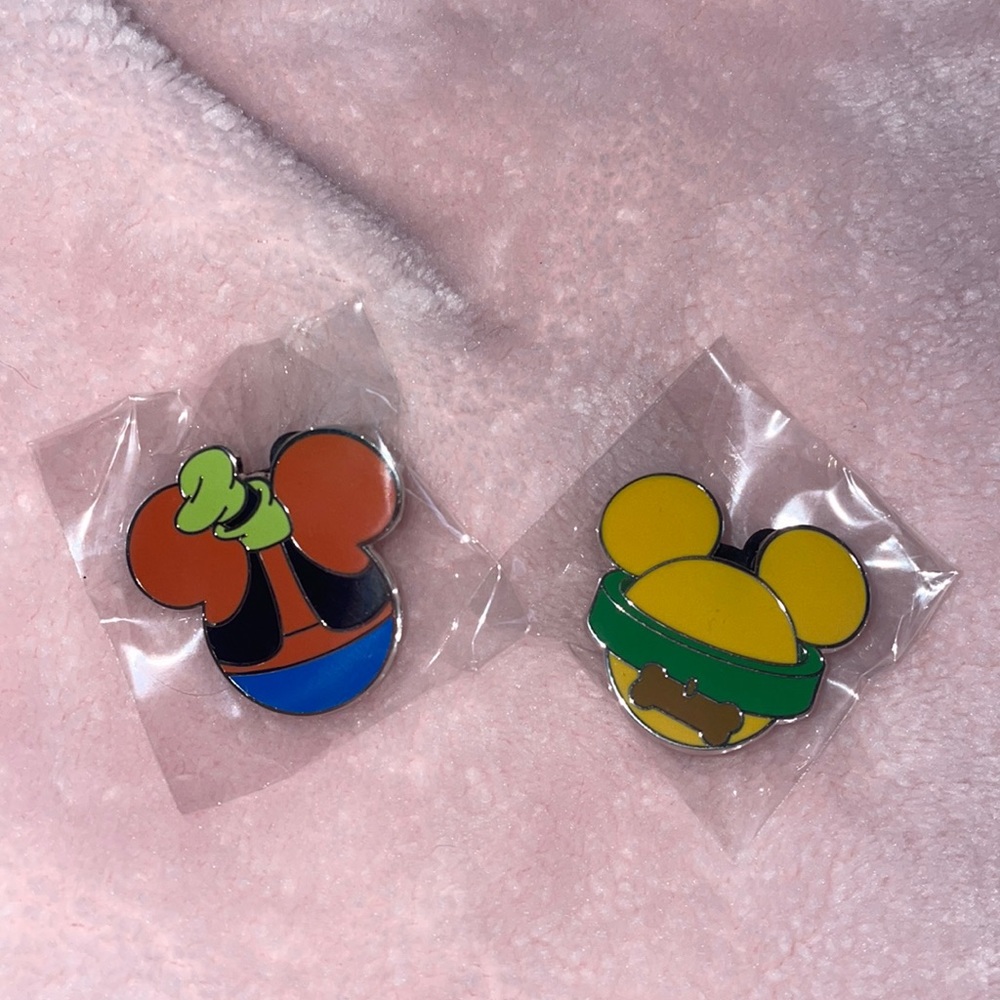 TOKYO DISNEY PIN SET